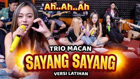 Galeri foto Ah Enak Sayang Ngentod highlight penampilan headliner — model robek dan ide konten segar terus di di area member