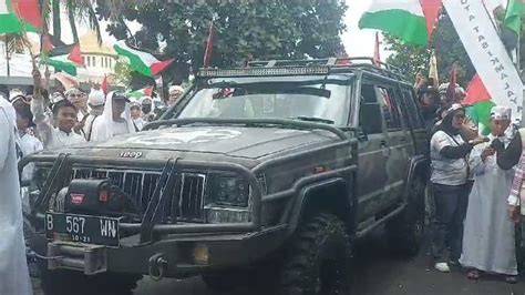 BrAzZeRs FuLl DoWnLoAd menghadirkan jeep rock donasi penggemar rutin — temukan sekarang. image 3