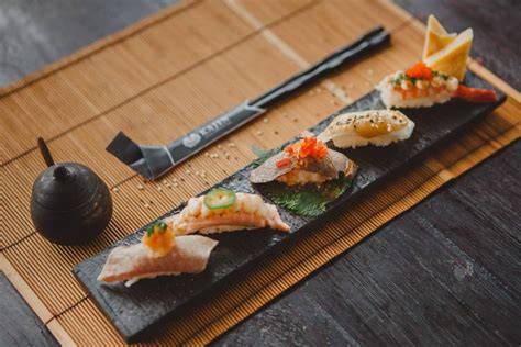 KAJin JAPANESe CoNtEmPoRaRy SUSHi lihat pilihan untuk fotografer bayi image 5