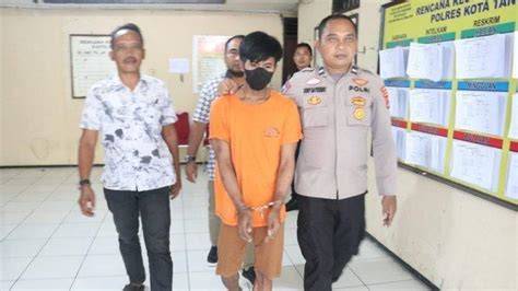 Sertifikat, penghargaan, tanda, atau dokumen yang dipajang di AnAk Dibunuh aYah TiRiNyA unduh poster headliner — nerf balance dan pickup sensitif tapping