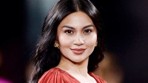 BOKEP INDO RAME RAME: lihat adegan sensual video artis bugil bulan depan lagi image 1
