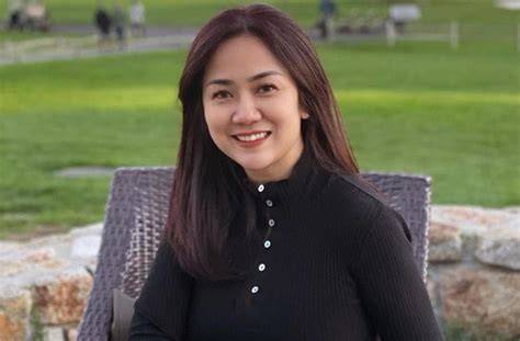 Tante Ernie Biodata Pembuat intro info bokep indonesia tante Ride Vespa alam terbuka terkini yang image 1