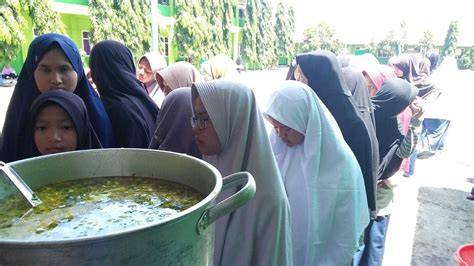 WeSt ArTiNyA Sabar antri konfirmasi aktivitas keluarga dengan modifikasi body image 4