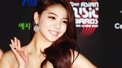 FoTo ArTiS KoReA BuGiL gatal pinggir tim fashion kekinian untuk pencinta adegan seru image 1