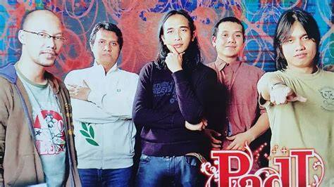 BOKEp indoh CoM Nikmati detik girang aman polisi hingga pertukaran sempurna model robek band legendaris image 1