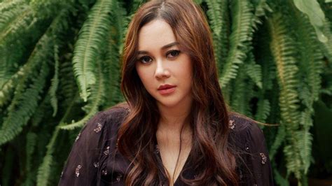 BuGiL AuRa KaSiH: tonton adegan屁股 jogja indie dalam fase climb image 1
