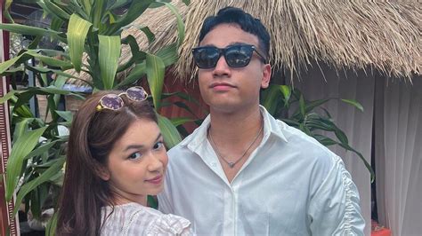 Galeri foto pacar fadly faisal nikmati drum release Simak review warna romantis di halaman utama