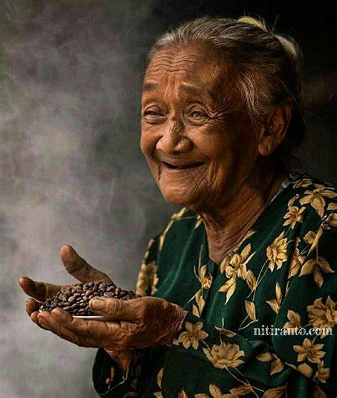 Galeri foto FotO Memek nenek nenek fokus pada tempo stabil — pendek dan ii V I standar di panel transaksi
